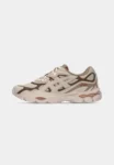 ASICS ROSA